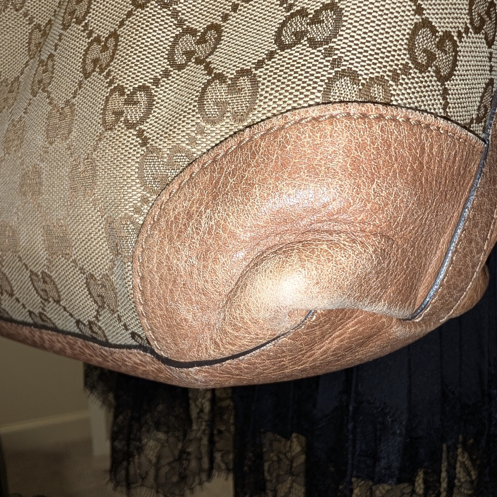Gucci Brown and Cream Monogram Shoulder Bag - Picture 6 of 16